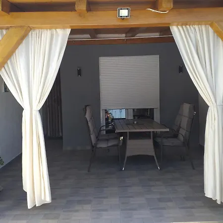 Damir Apartment Bibinje